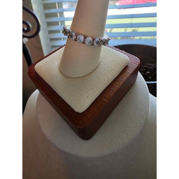 New Silver-Plated Anniversary Sparkling CZ Crystals Ring Size 9 - Picture 3 of 5